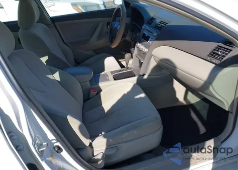 2011 Toyota Camry Le V6 z USA, uszkodzony, nr VIN 4T1BK3EK9BU617516